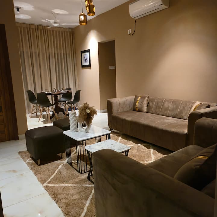 (g3) 3Br Queen Luxury Suite (family) No Stags