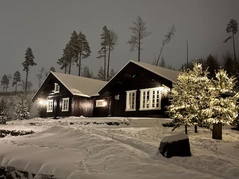 Luxury 14 Bed Cottage, Gaming Room, Spa, Garage