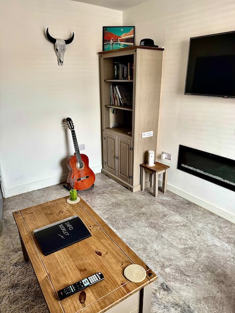 Top Airbnb: Stylish cosy home in Norwich in Trowse With Newton