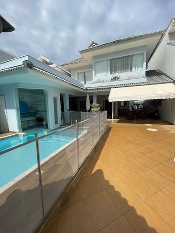 Mansão 02 na Barra da Tijuca em condomínio fechado