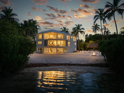 Islamorada Beach | Beachfront, Fire Pit & Pool