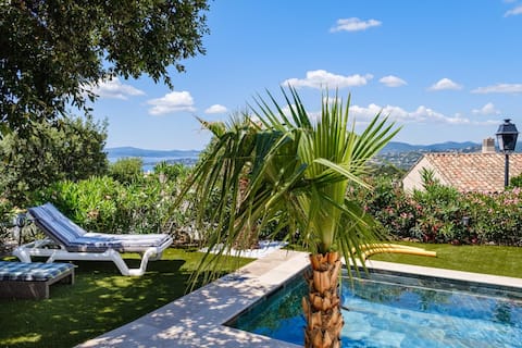 Top Airbnb: Luxury apartment, sea view, pool. à Roquebrune Sur Argens