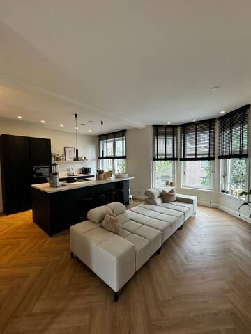 Beautiful home adjacent to Vondelpark gallery image 4