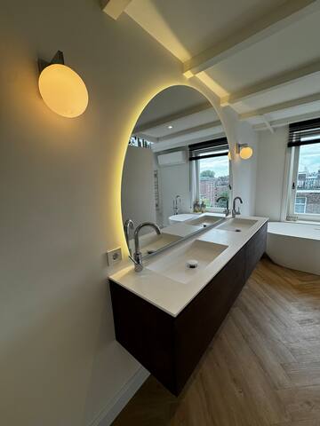 Beautiful home adjacent to Vondelpark gallery image 5