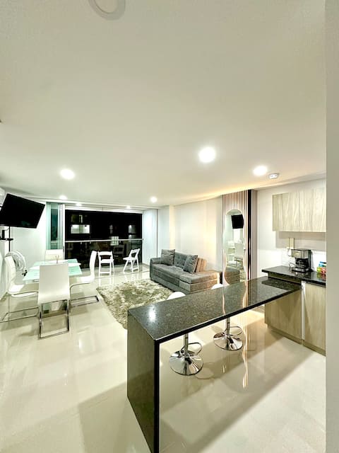 Beautiful new apartment, air conditioning.