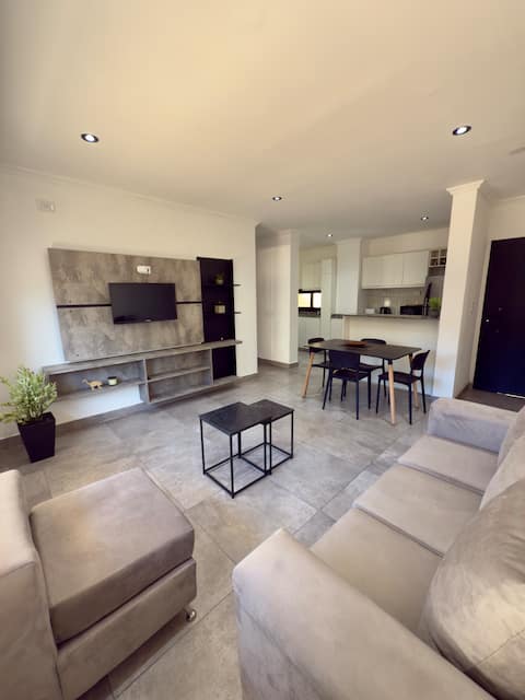 Anuncio de Airbnb popular: Downtown Premium en Departamento Ituzaingó