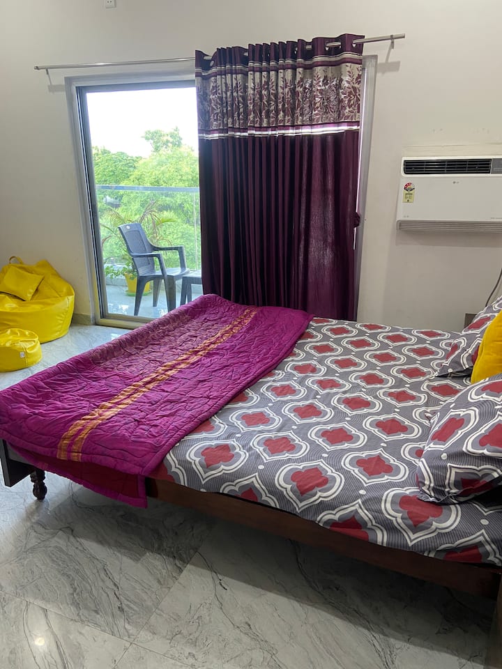 საძინებელი 1