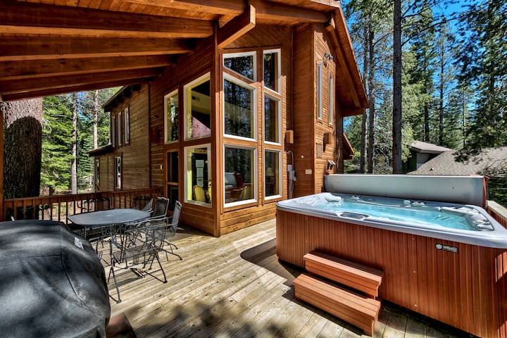 Ramshorn Basecamp: Golf Course, Hot Tub, Arcade - Truckee, CA