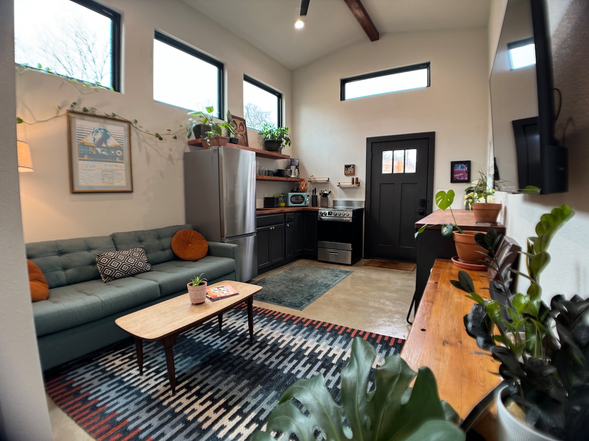 Cozy, Private & Quiet: Near UT & downtown-East ATX