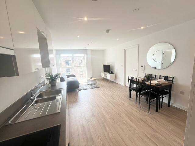 Lovely 2 bedroom Apartment gallery image 3