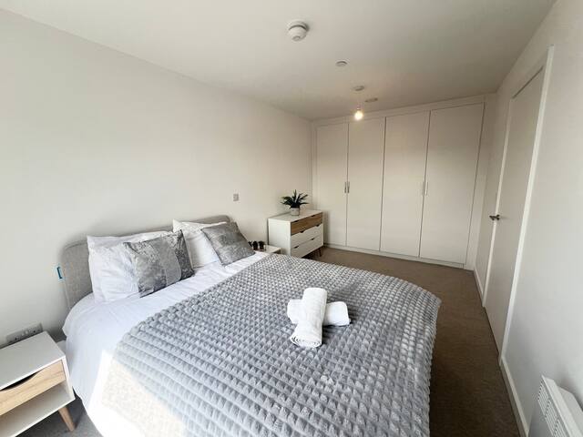 Lovely 2 bedroom Apartment gallery image 2