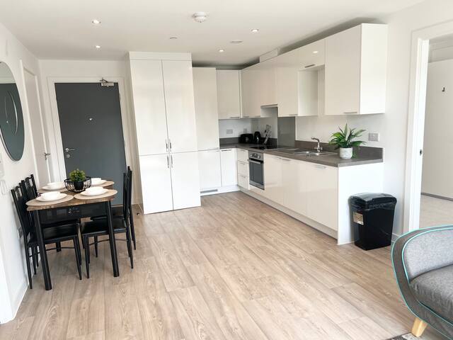 Lovely 2 bedroom Apartment gallery image 4