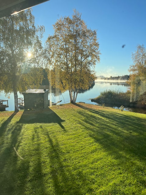 Magical house near Järvsö, lakeside property, sauna & hot tub.