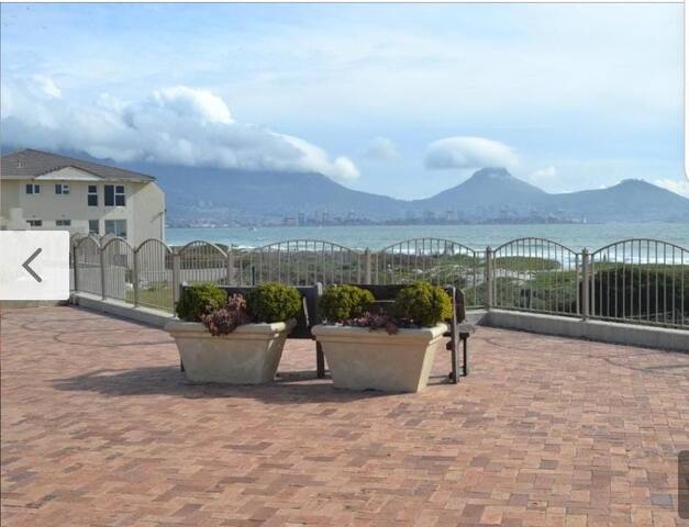 Beautiful Beach Apartment gallery image 4