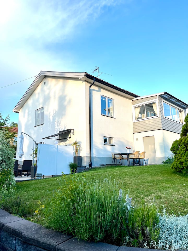 Nyrenoverad Villa Med Jacuzzi - Estocolmo