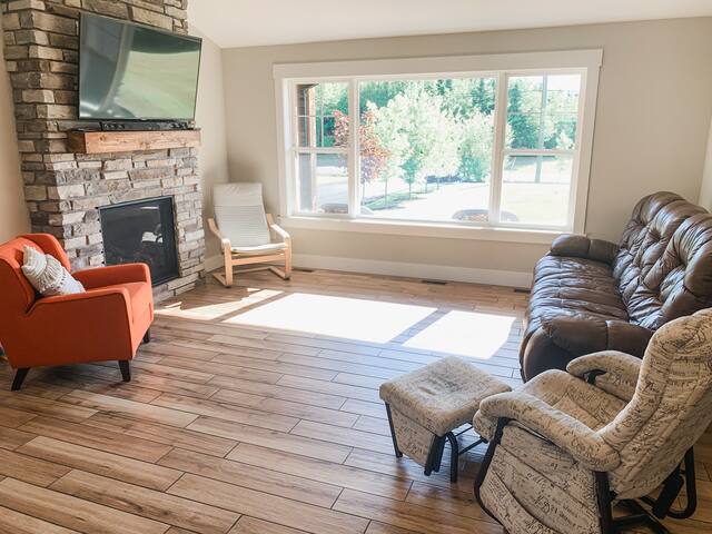 Country House Oasis with Hot Tub gallery image 3