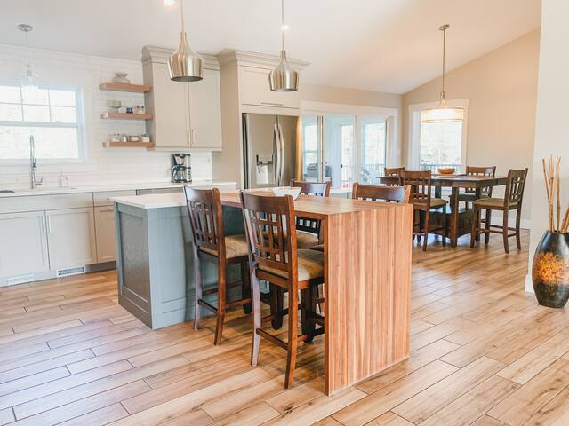 Country House Oasis with Hot Tub gallery image 4