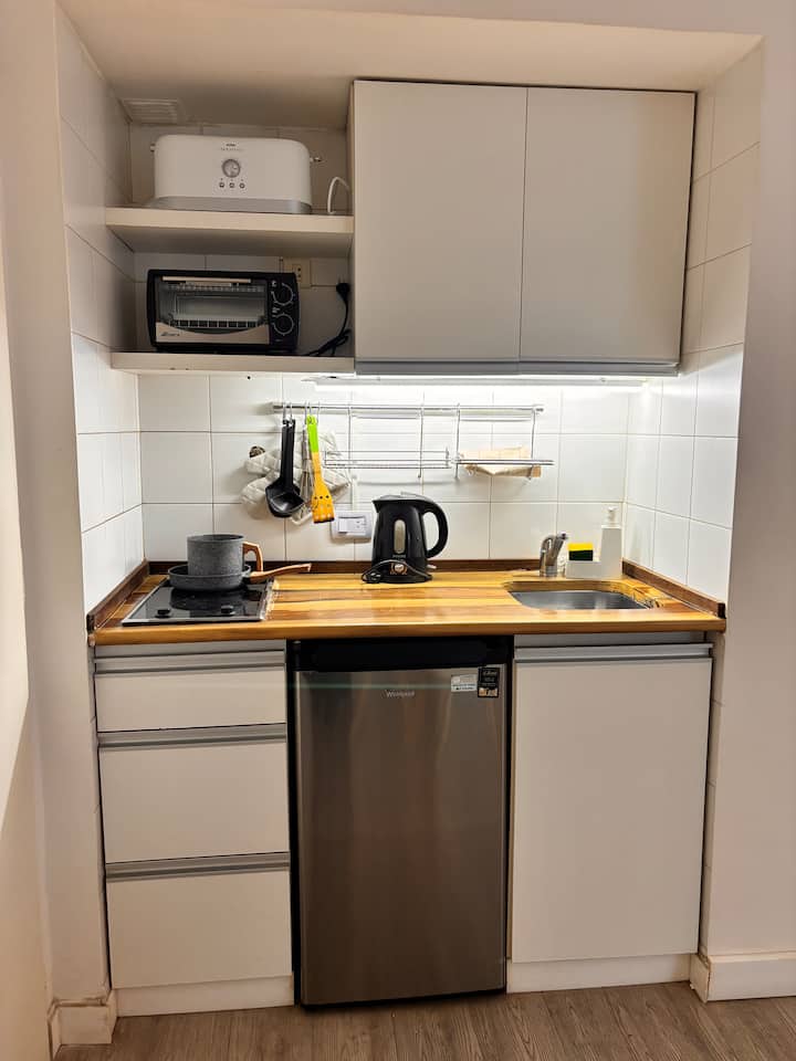 Kitnet em Retiro com lavanderia