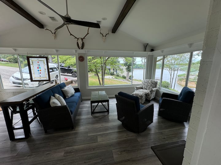 The Lakehouse In Bluestone - Clarksville, VA