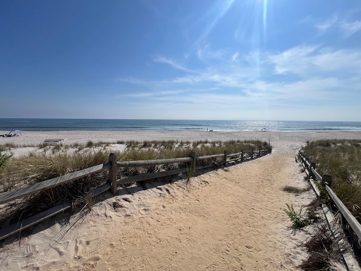 3-bedroom Townhouse Two Minute Walk To Beach! - Lavallette, NJ