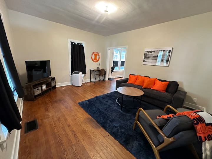 Casa Urbana - Urbana, IL