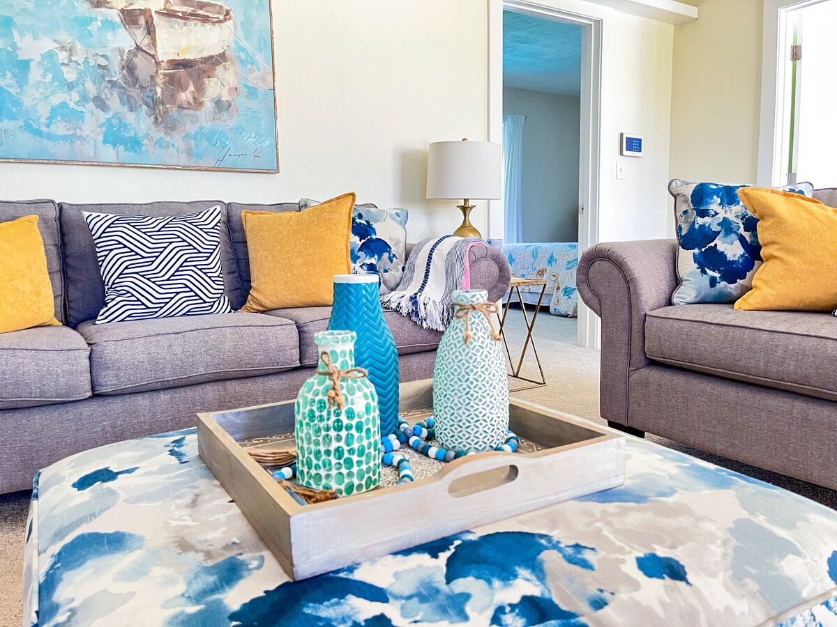 Successful Airbnb property: Large Cozy Oasis w/Pool and Sunroom 7 min to Beach in Marco Island