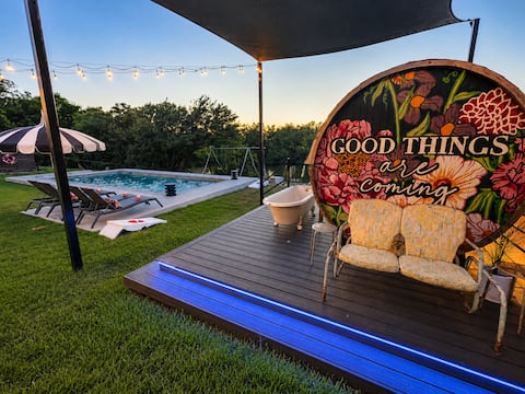 Sleeps 37 | Lakefront Compound w/ 3 Homes + Pool