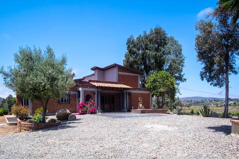 Beautiful House @ Valle de Guadalupe W/Jacuzzi