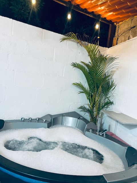 Cozy Full House with Private Jacuzzi