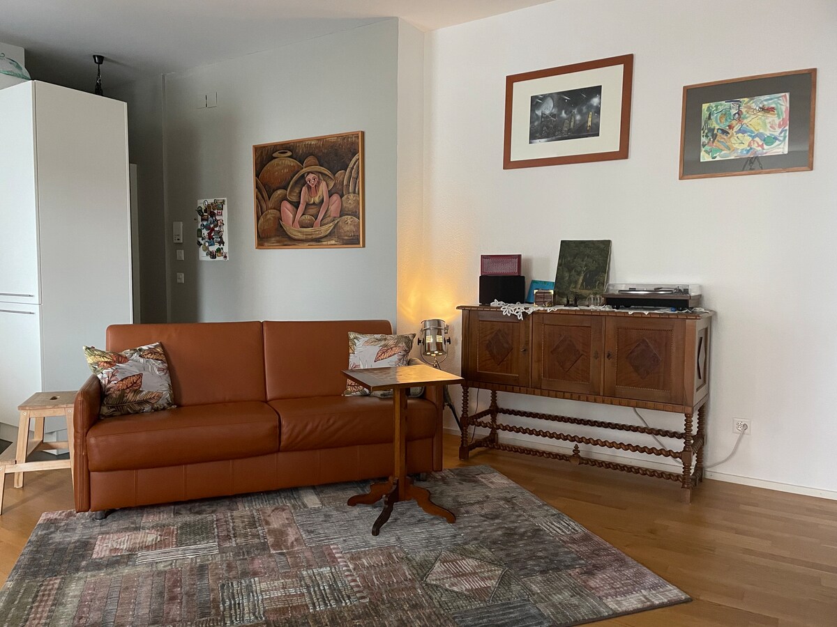 Popular Airbnb listing: 2 Bedroom Apartment in Zürich in Affoltern