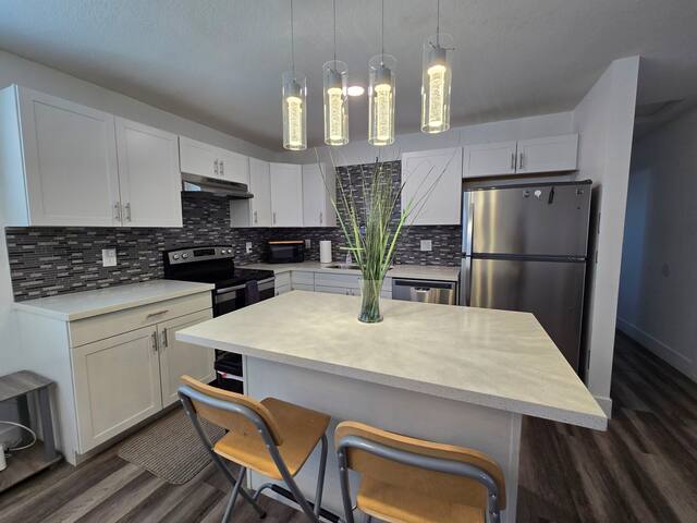 1mi Strip 5ROOMS Sleeps12 Starbucks gallery image 3