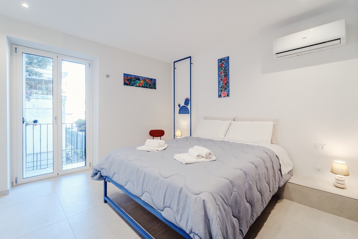 Annuncio Airbnb popolare: Noviziato Home Room - near the Teatro Massimo a Palermo
