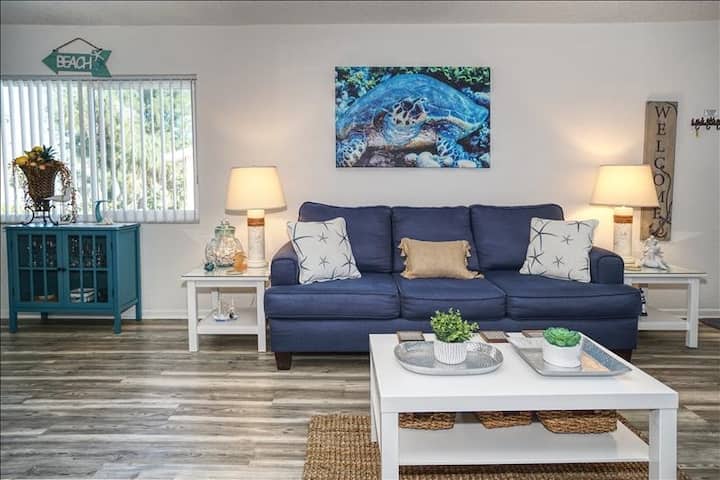 Lay-z-liv-n 12 ~ Pool, Steps To Beach, Updated - Bradenton Beach