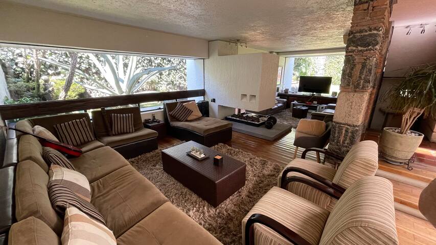 Quiet and Beautiful Residence ,at a private street gallery image 3