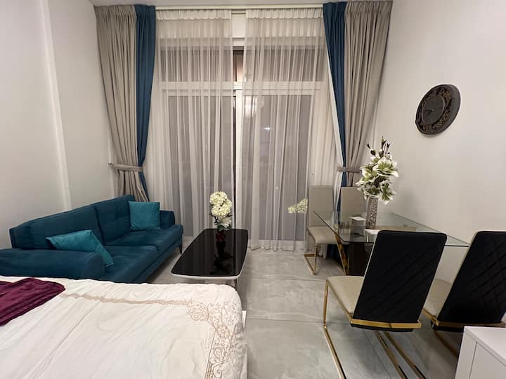 Luxurious Studio Apartment Near Al Furjan Metro. - Dubai