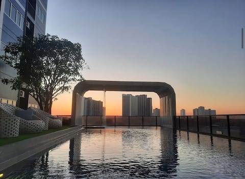 (j1 ) near BTS 400m Free gym pool WiFi