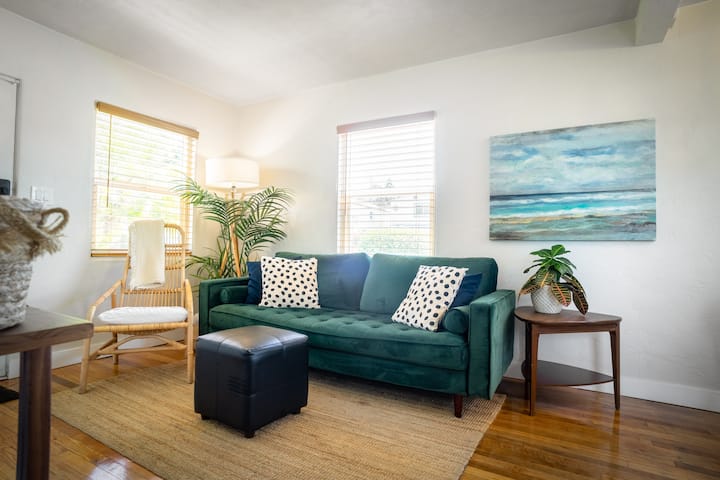 Coastal Cottage- Close To Beach, Patio + Fire Pit - San Diego, CA