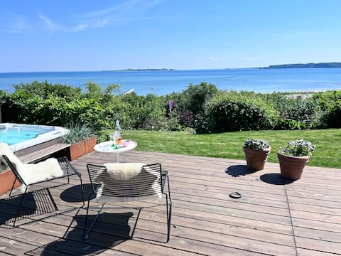 Cottage with panoramic views
