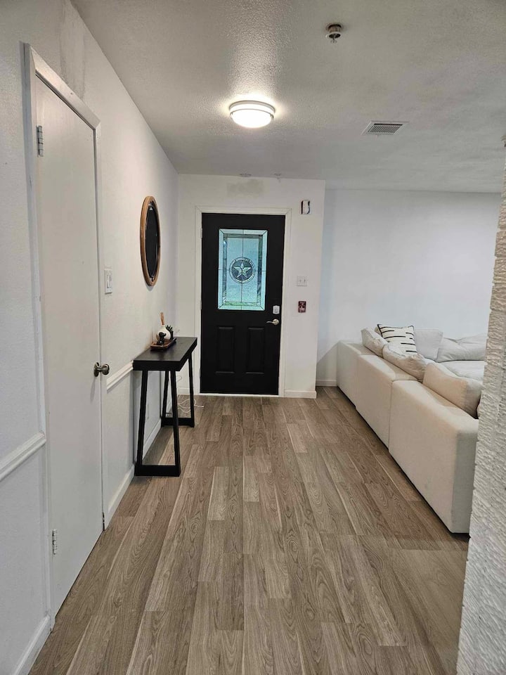 Fully Accessible 1 Story Gated Home 5b3b Huge Yard - Texas City, TX