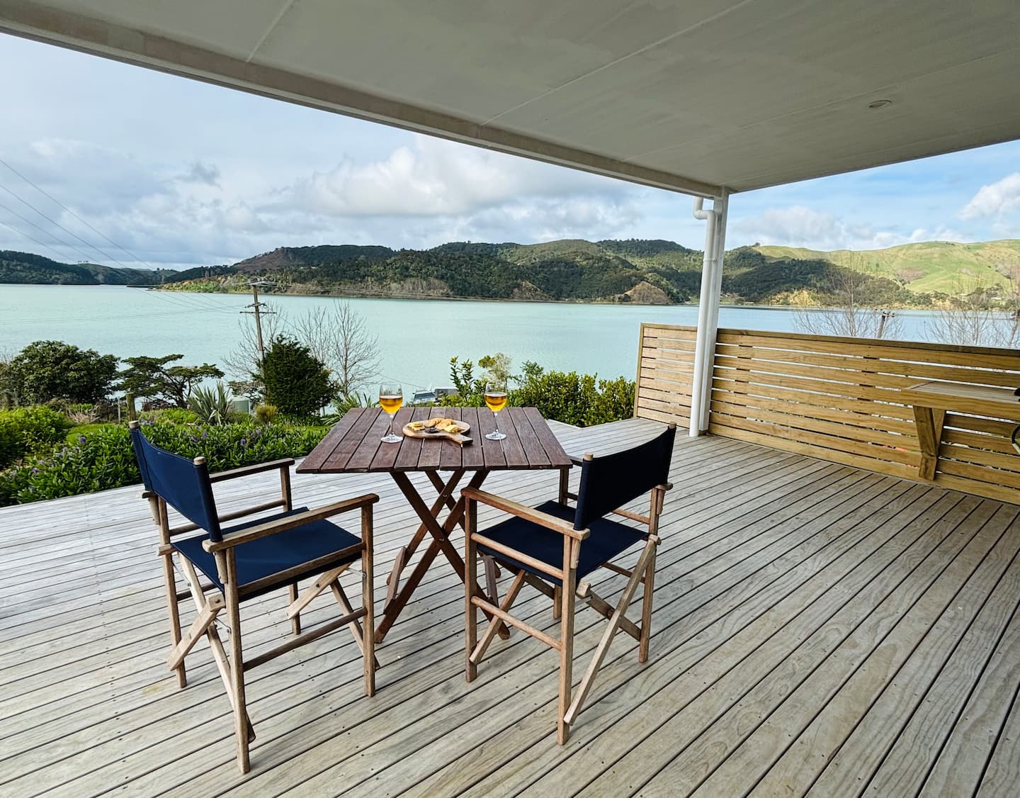 Remote Waterfront Bach Retreat 2