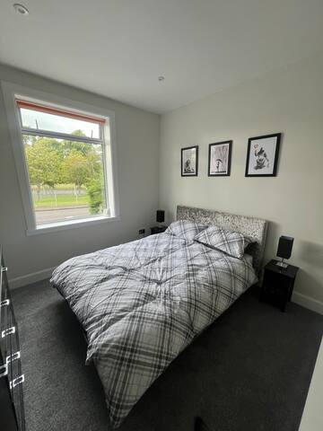 Modern clean & convenient gallery image 5