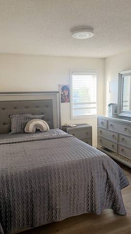 Entire house in richmond west gallery image 5