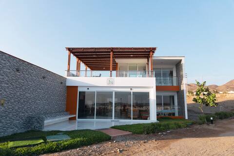 Charming Huarmey® Beautiful Beach House in front of the Sea