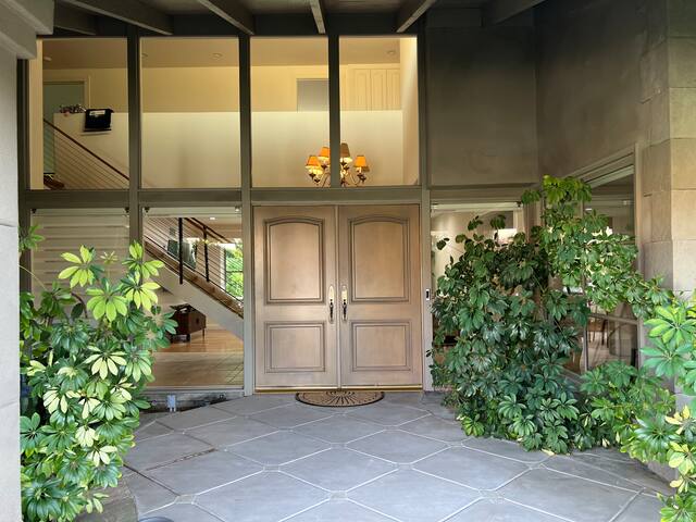 Porter Paradise gallery image 2