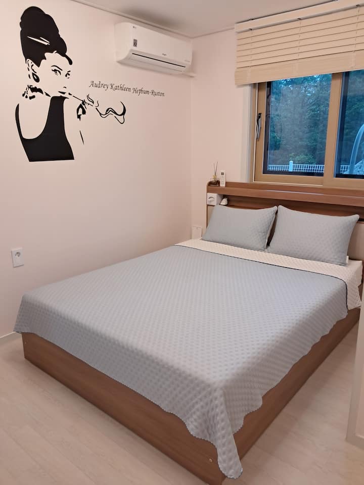 Používanie letnej chladiacej prikrývky
