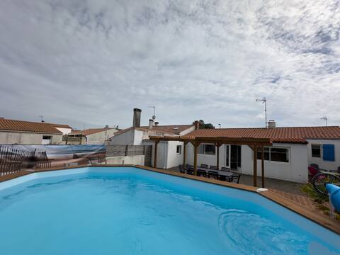 House 8 people Private pool 10 min from the Beaches