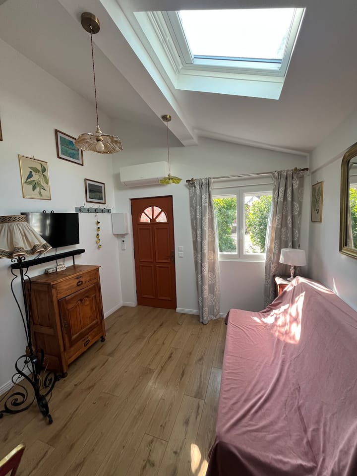 2024 Renovated Home - Taverny
