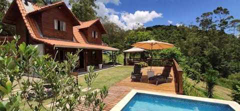 Chalet with fully private heated hydro