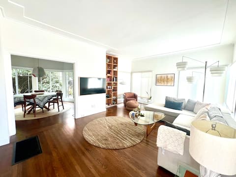 Popular Airbnb listing: Walkable mid-century 2BR w/views & rooftop deck in Berkeley