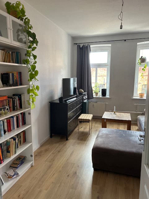 Leistungsstarkes Airbnb: Simple & top location in Plagwitz